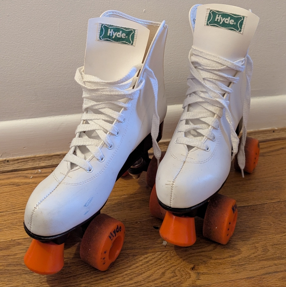Vintage Hyde Size 10 White Roller Skates with Orange Wheels‎